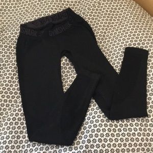 Gym shark leggings
